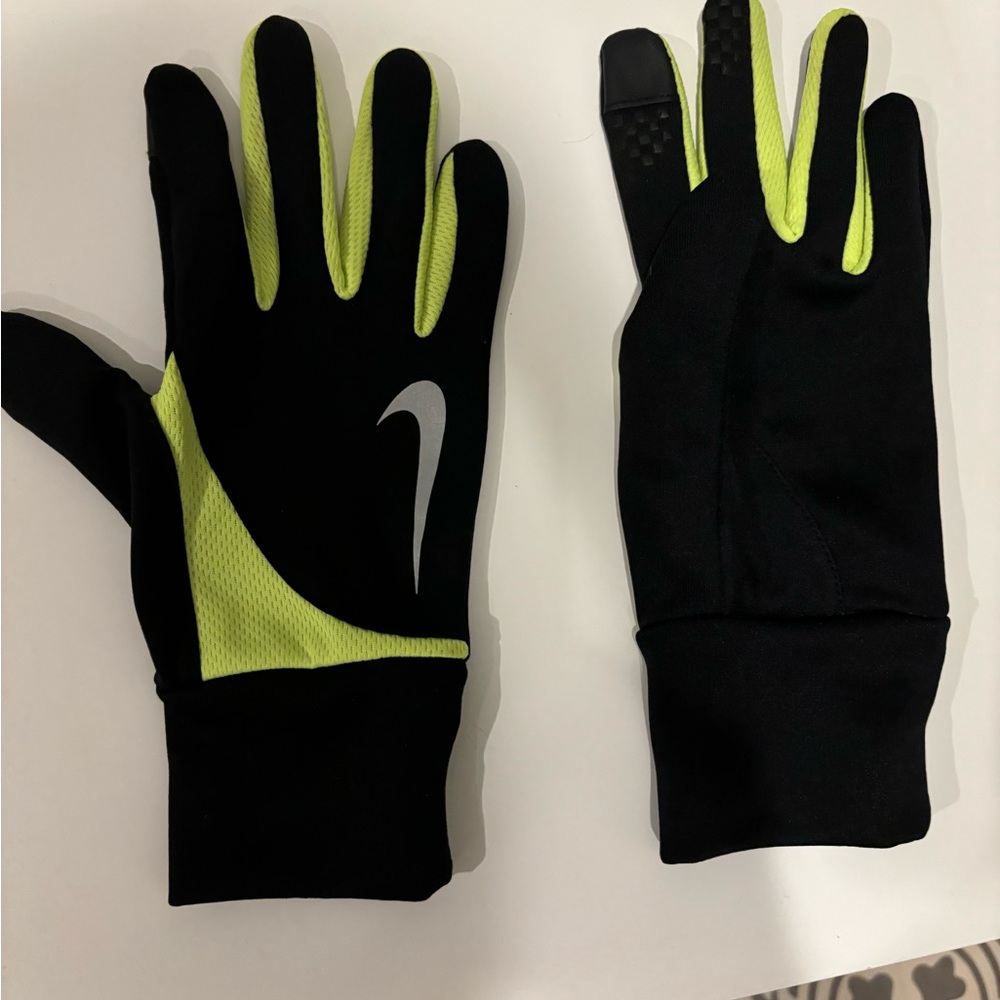 Nike gloves NWOT - Picture 2 of 2
